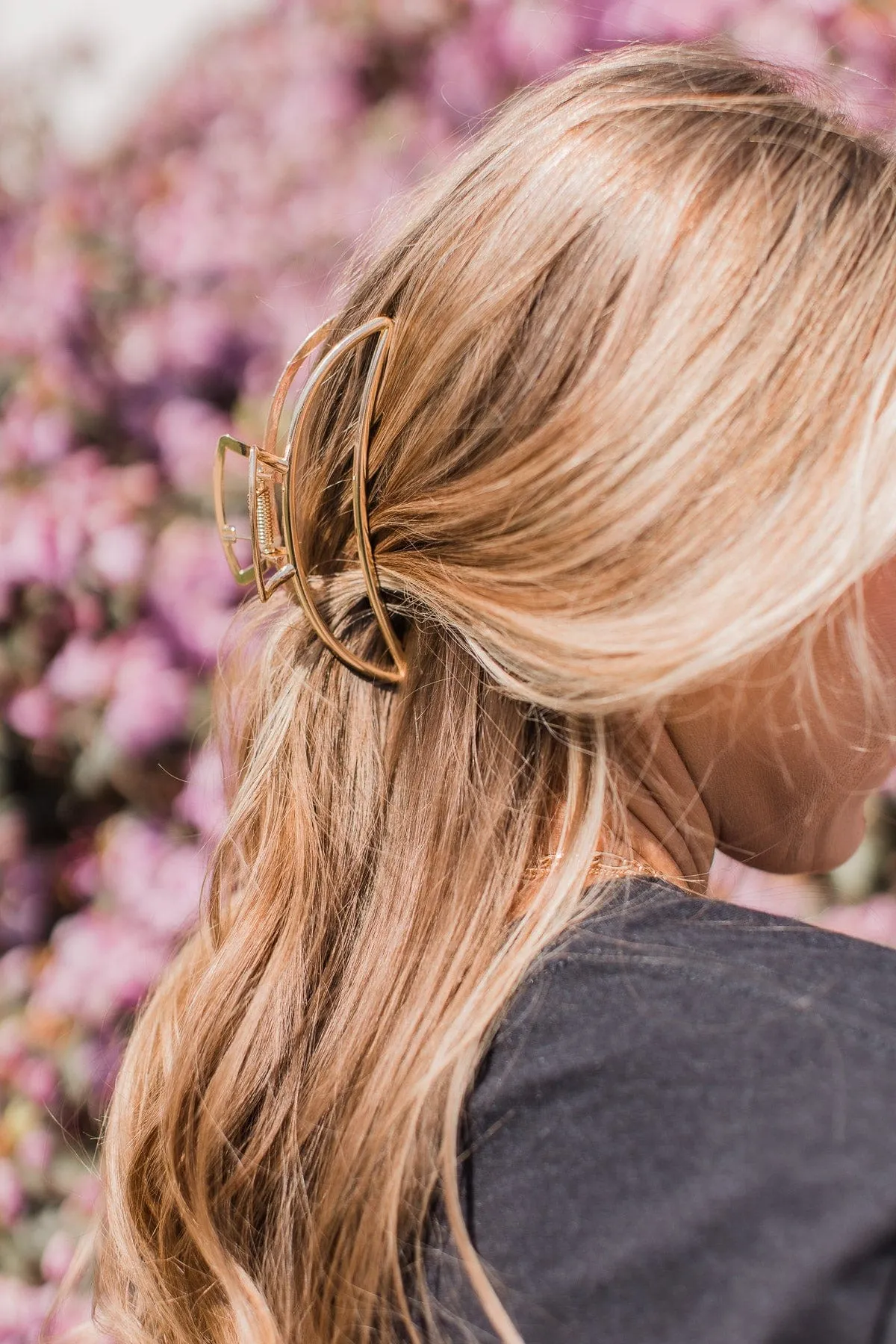 Class Act Claw Hair Clip- Gold