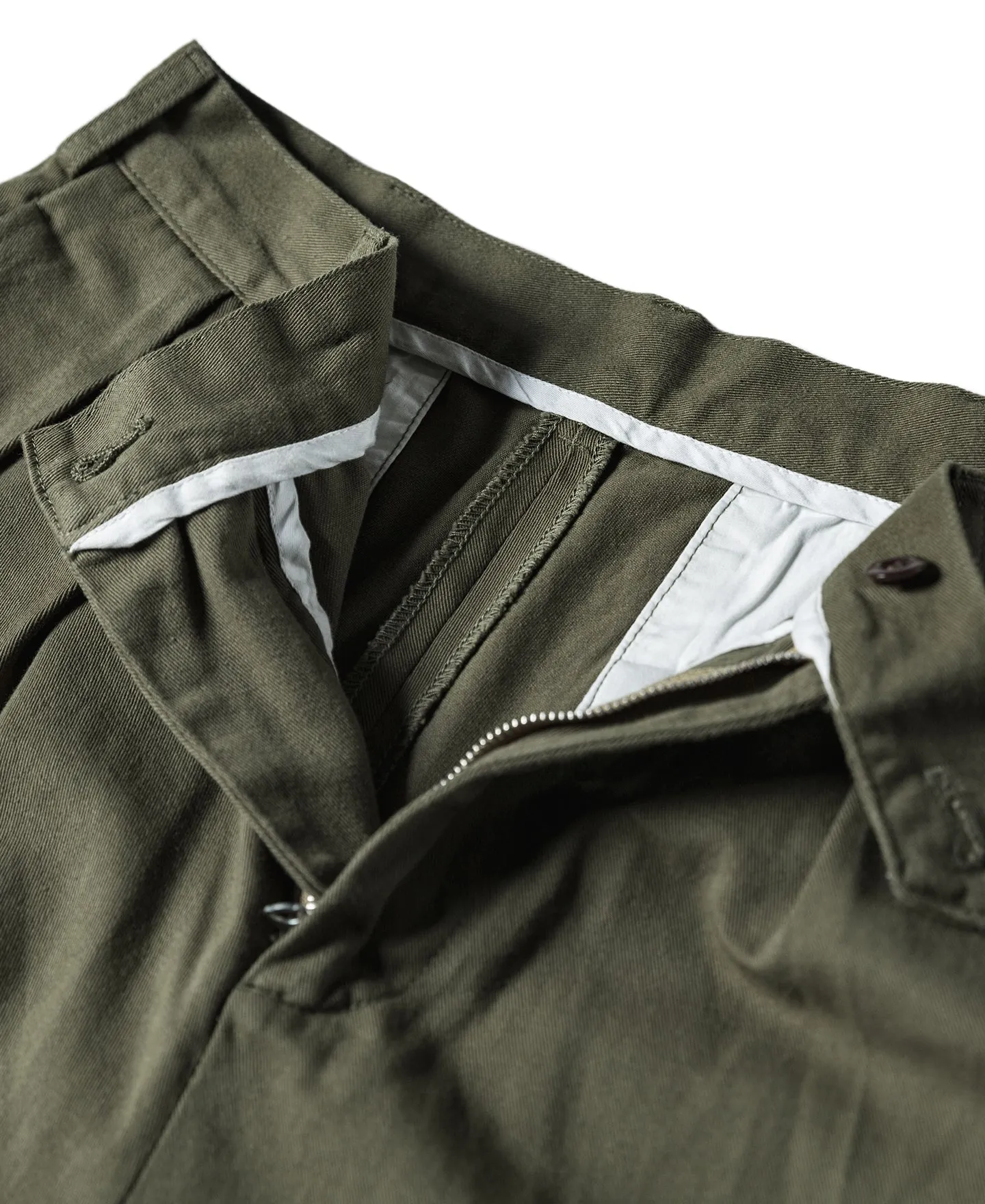 Classic Straight Leg Double Pleated Shorts - Olive