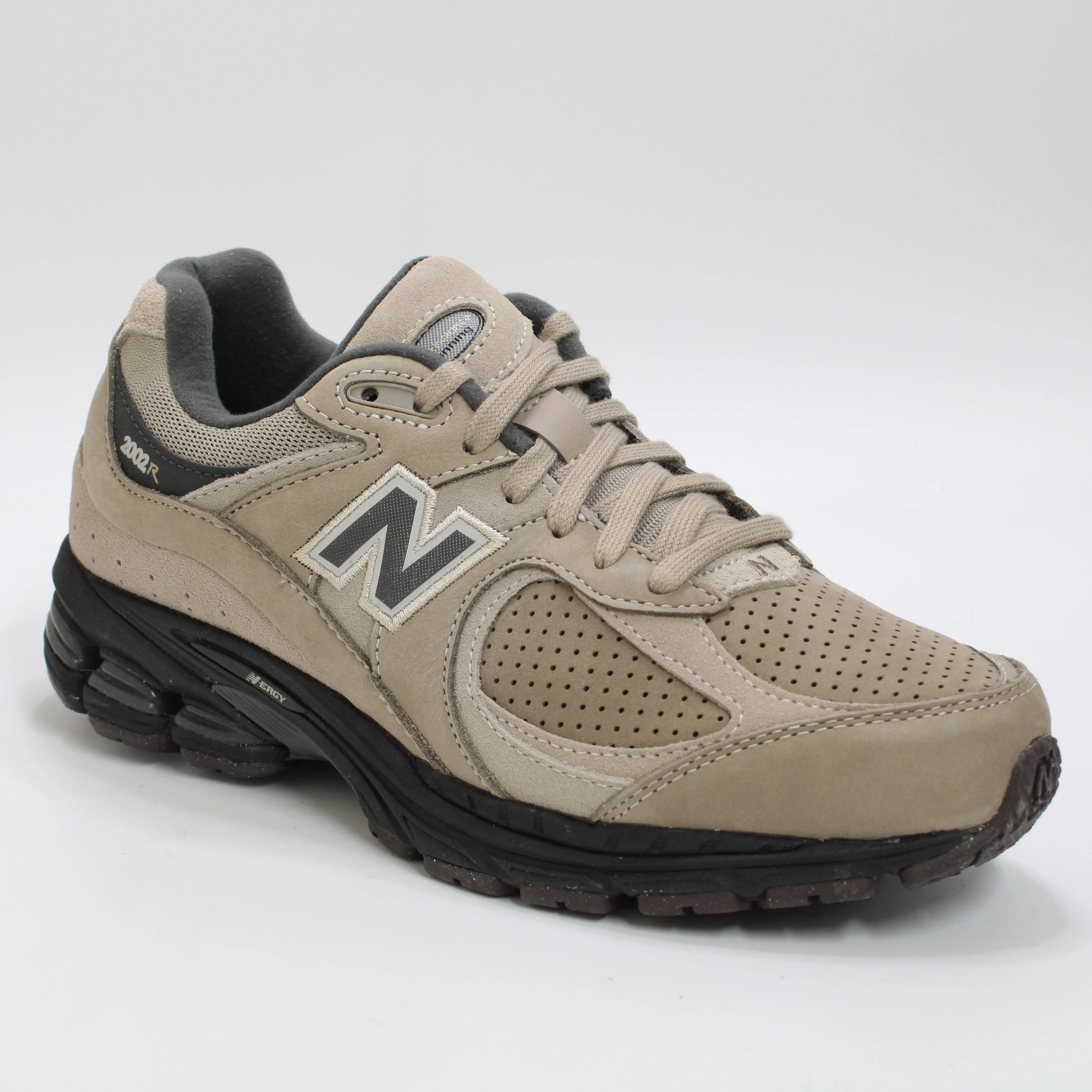 New Balance 2002R Trainers Driftwood Black