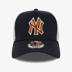 NEW YORK YANKEES BOUCLE NAVY TRUCKER CAP 'NAVY'